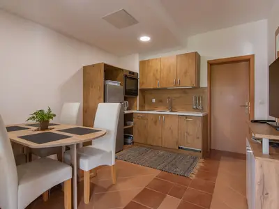 Küche und Essbereich