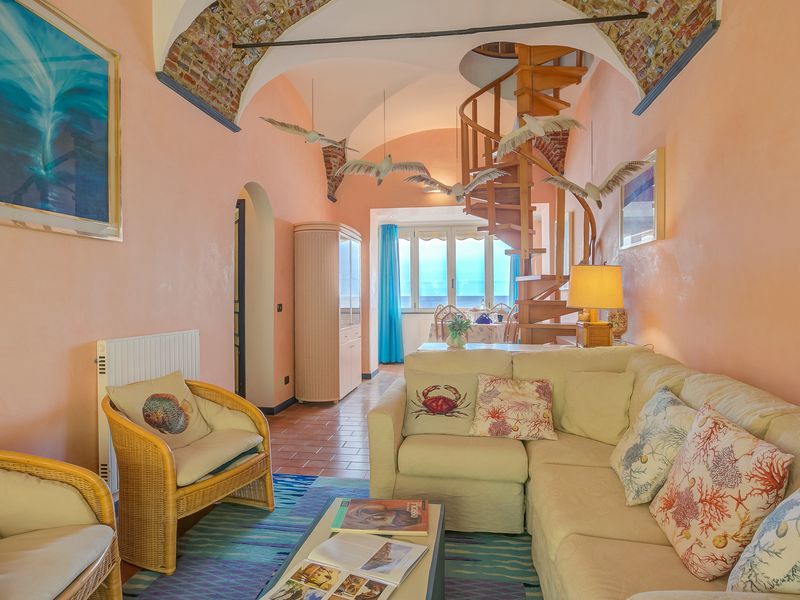 23879132-Appartement-4-Alassio-800x600-1