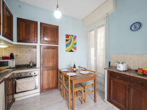 24015667-Appartement-5-Alassio-300x225-5