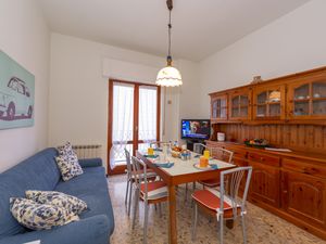 23706343-Appartement-6-Alassio-300x225-0