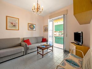 23708529-Appartement-5-Alassio-300x225-1