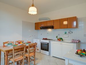 23707331-Appartement-4-Alassio-300x225-3