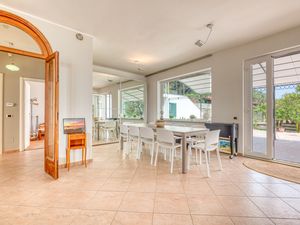 24049490-Appartement-6-Alassio-300x225-5