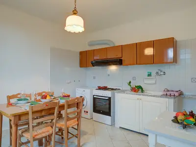 Küche und Essbereich