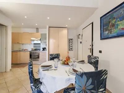 Küche und Essbereich