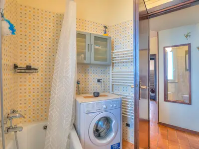 Badezimmer mit Badewanne