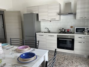 23708682-Appartement-6-Alberobello-300x225-5