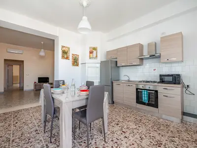 Küche und Essbereich