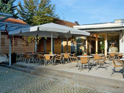 Terrasse vor Vinothek