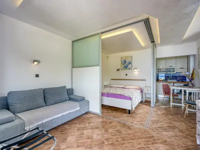 Schlafsofa (Schlafbereich für Studio)