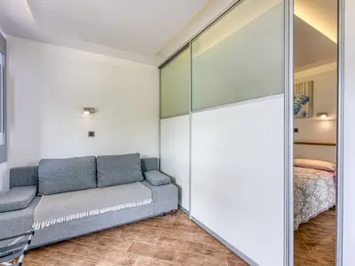 Schlafsofa (Schlafbereich für Studio)