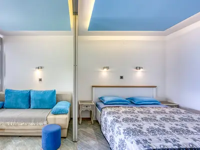 Schlafsofa (Schlafbereich für Studio)