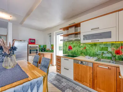 Küche und Essbereich