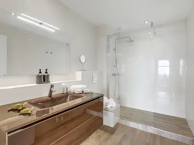 Badezimmer mit Dusche