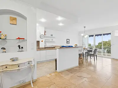 Küche und Essbereich