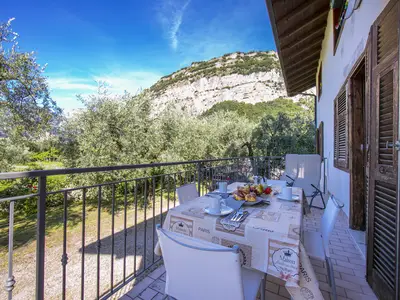 Der Balkon zum Entspannen oder Abendessen im Freien