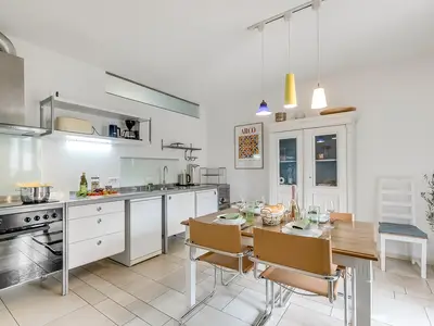 Küche und Essbereich