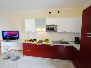 24039069-Appartement-4-Argegno-300x225-4