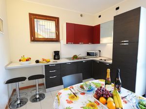 24039072-Appartement-6-Argegno-300x225-4