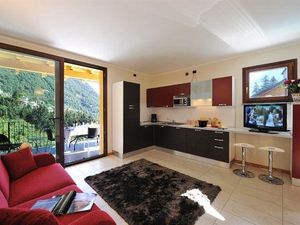 24039080-Appartement-6-Argegno-300x225-3