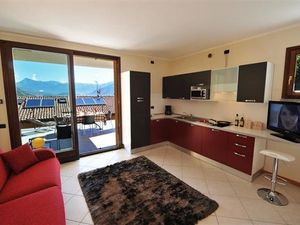 24039082-Appartement-4-Argegno-300x225-3