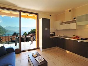 24039084-Appartement-8-Argegno-300x225-3