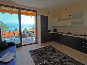 24039086-Appartement-8-Argegno-300x225-3