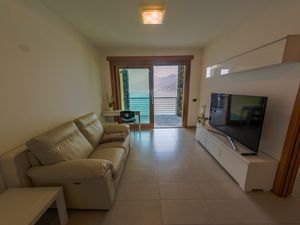 24039189-Appartement-4-Argegno-300x225-3