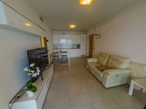 24039189-Appartement-4-Argegno-300x225-5