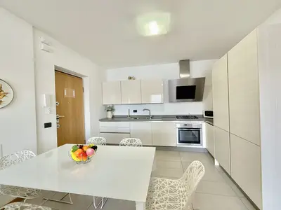 Küche und Essbereich