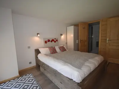 Schlafzimmer mit Blick auf die Berge