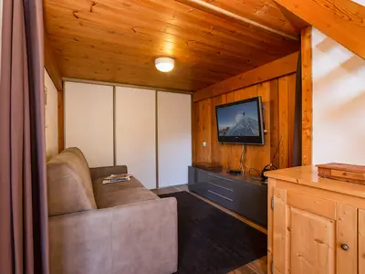 Doppelschlafsofa & HDTV