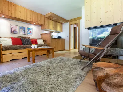 Wohnzimmer mit einem Doppelschlafsofa