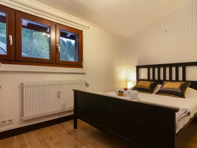 Schlafzimmer 1 mit Doppelbett
