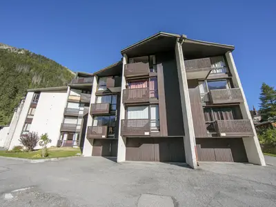 Lognan Residence