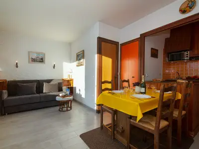 Lounge & Küchenzeile