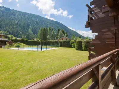 Blick auf die Berge und den Mont Blanc vom Balkon