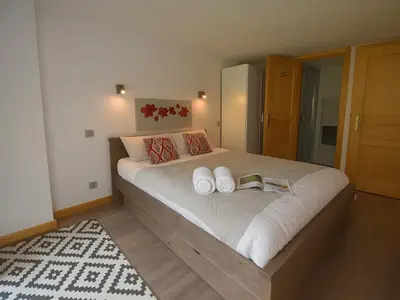 Schlafzimmer mit Blick auf die Berge