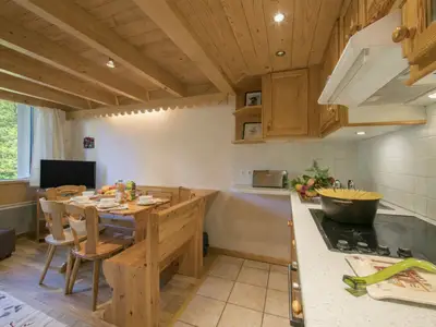 Voll ausgestattete Küche