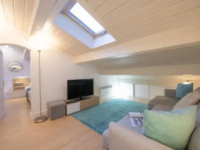 Wohnzimmer mit Dachfenster