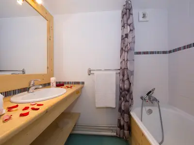 Badezimmer mit Wanne