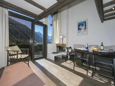 Helles und geräumiges Wohnzimmer