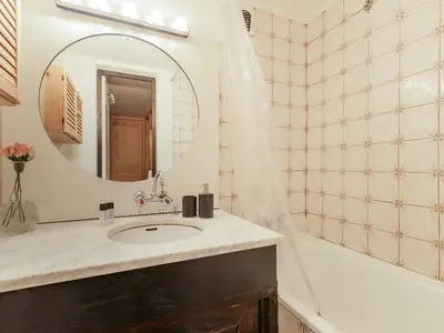 Badezimmer mit Badewanne