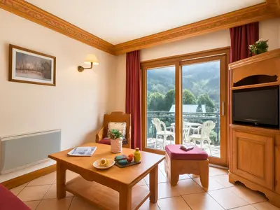 Wohnzimmer mit Fernseher