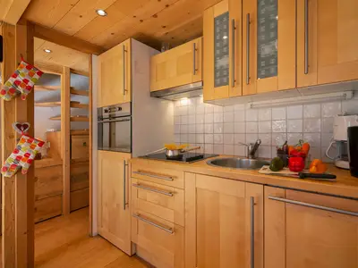 Küche mit Geschirrspüler