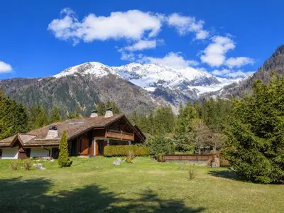 Villages des Oursons und umliegender Garten