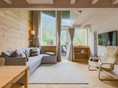 Wohnzimmer mit bequemer Schlafcouch