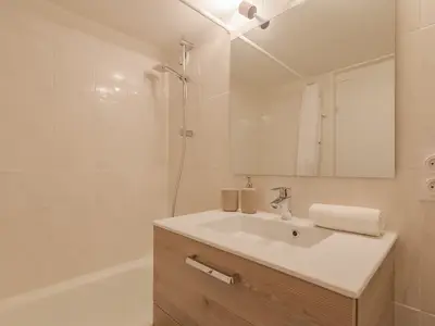 Badezimmer mit Badewanne