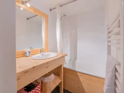 Badezimmer mit Badewanne