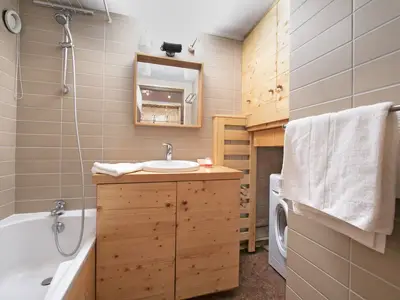 Badezimmer mit Badewanne